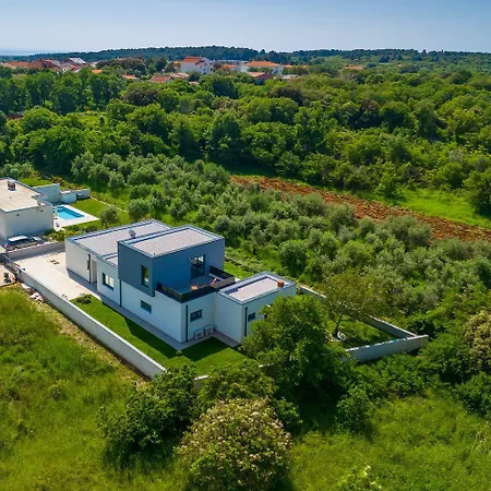 Vivre Villa *